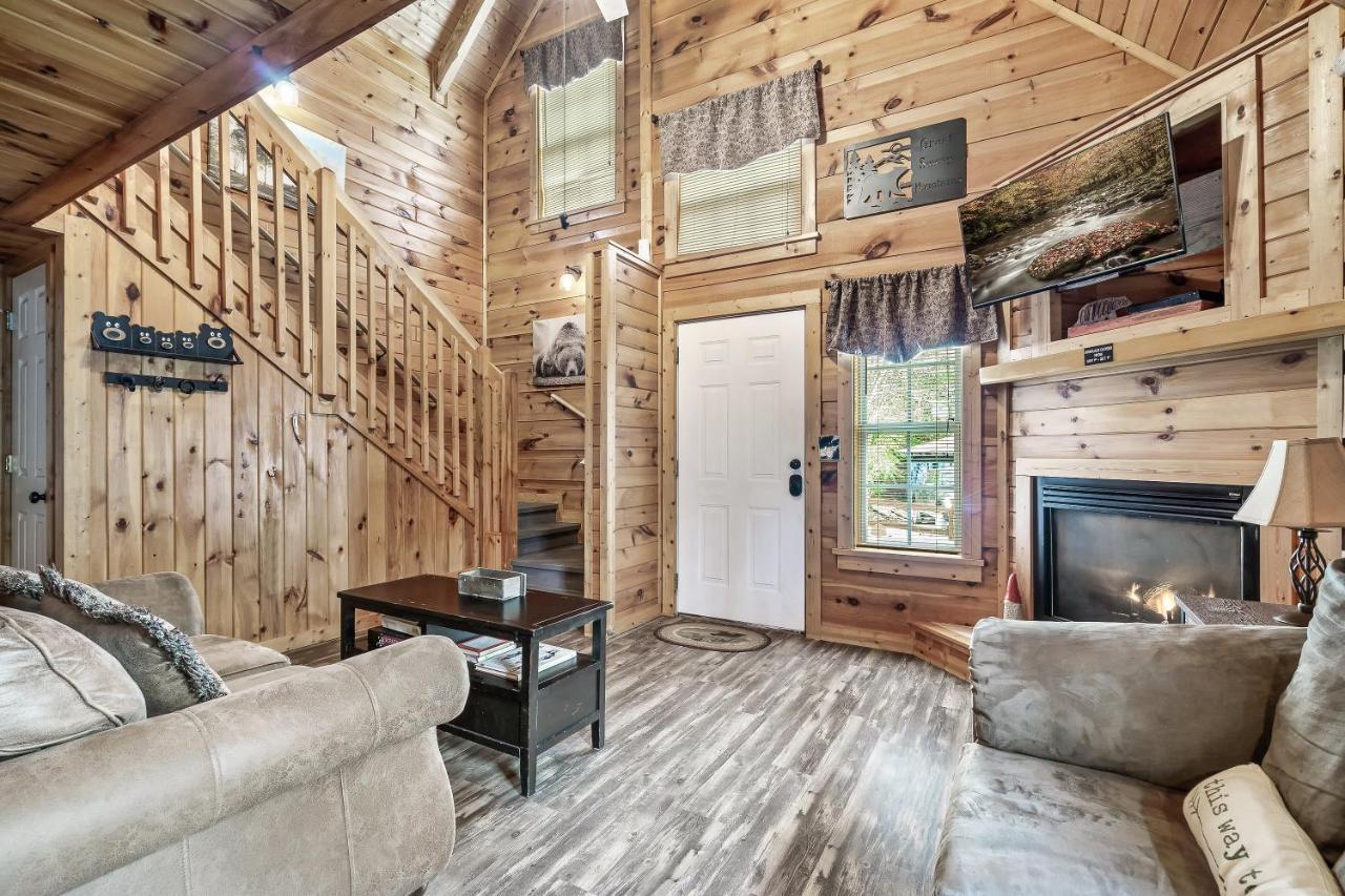 Bearly Gnomey Villa Gatlinburg Exterior photo