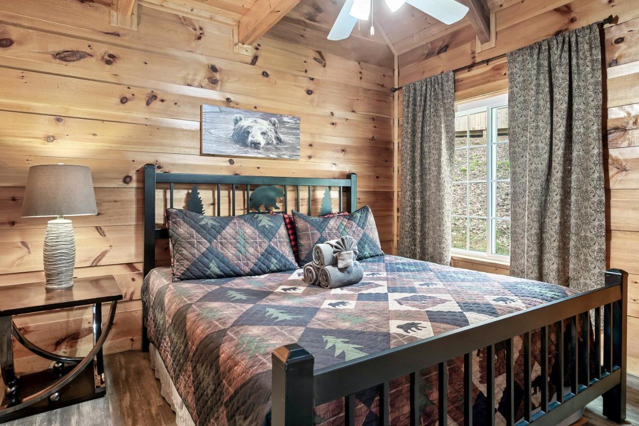 Bearly Gnomey Villa Gatlinburg Exterior photo
